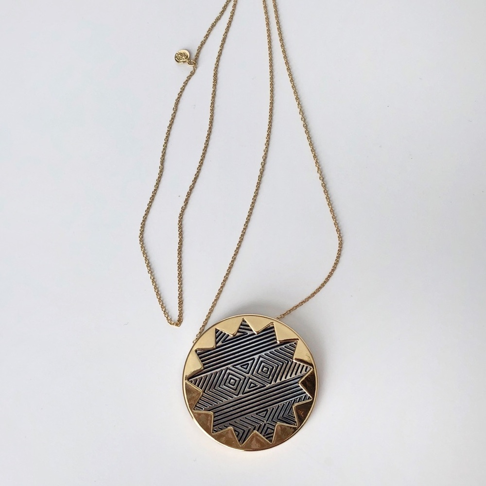 House of Harlow large starburst necklace